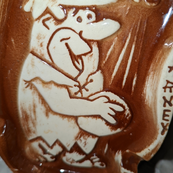 Fliston Barney ceramic ashtray.v - Picture 3 of 7